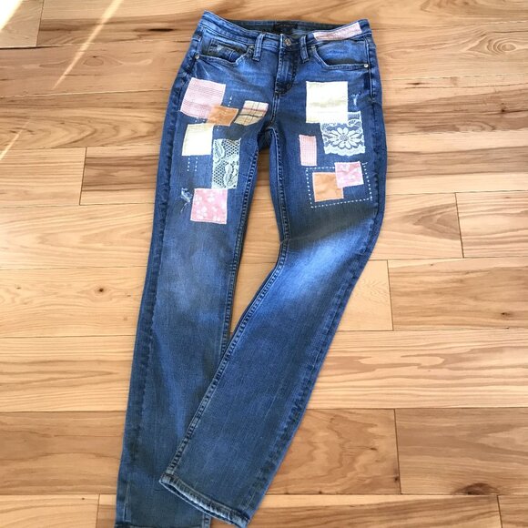 Upcycled Patchwork Jeans, W24 L28.5: Boho Hippie Pants, Spring Pastel Lace - Picture 4 of 13